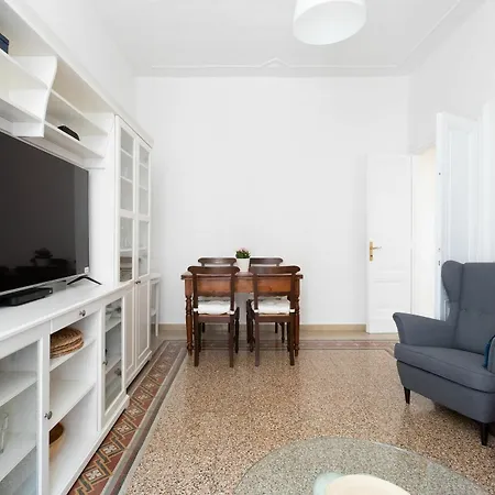 With One Bedroom In Roma, With Wifi Apartment *