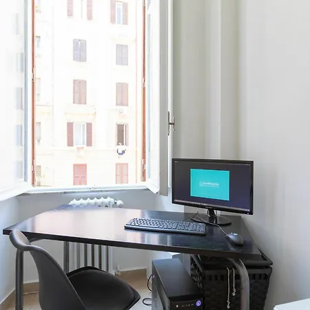 With One Bedroom In Roma, With Wifi Apartment
