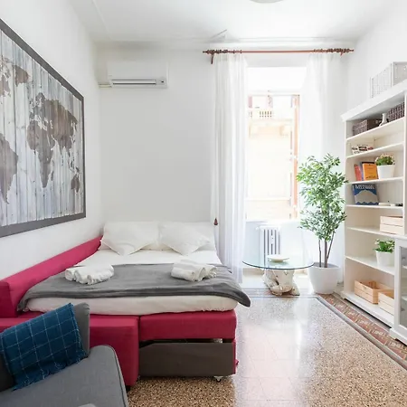 With One Bedroom In Roma, With Wifi Apartment